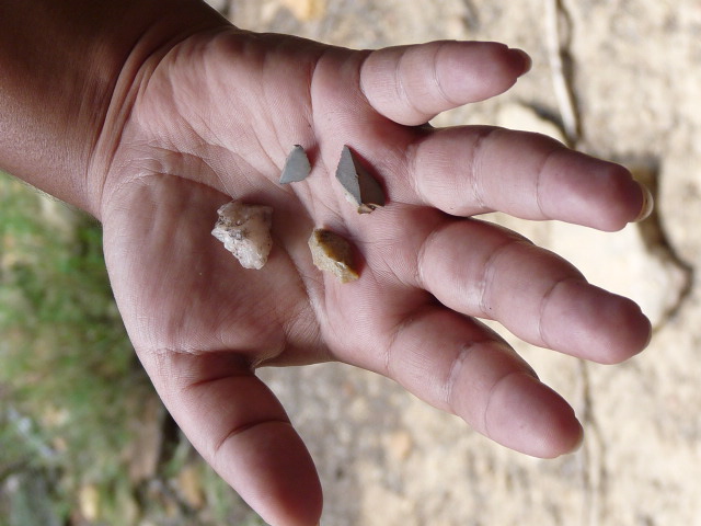 Stone artefacts from rock shelter Wiradjuri country